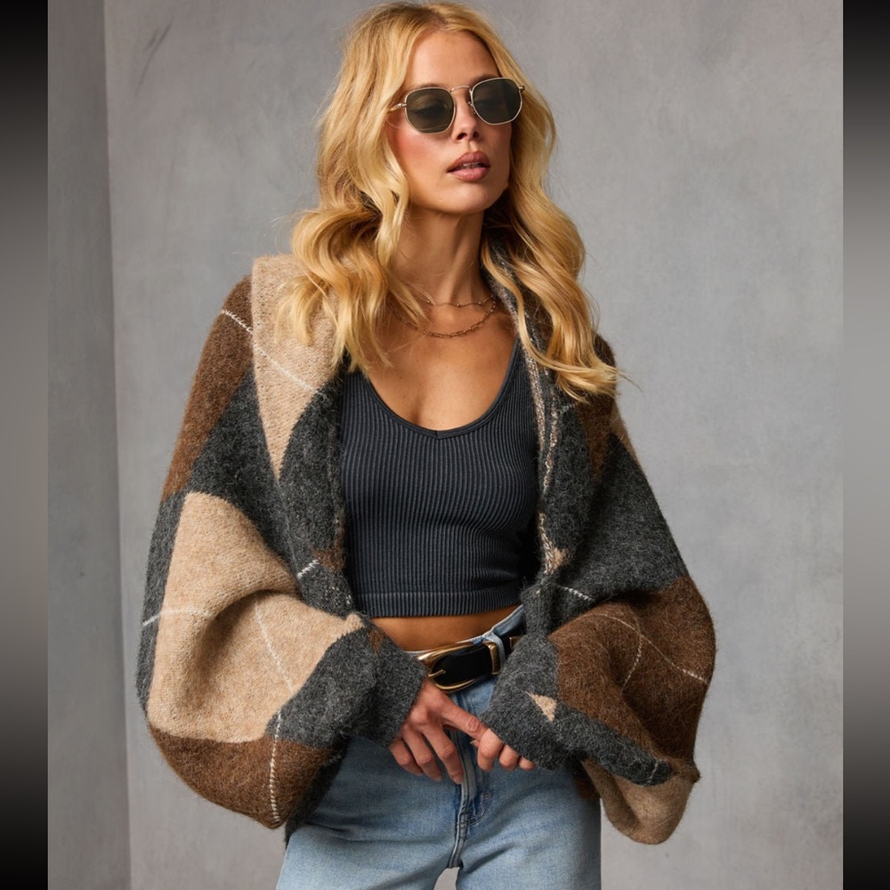 VICI Marenne Cropped Argyle Print Cardigan